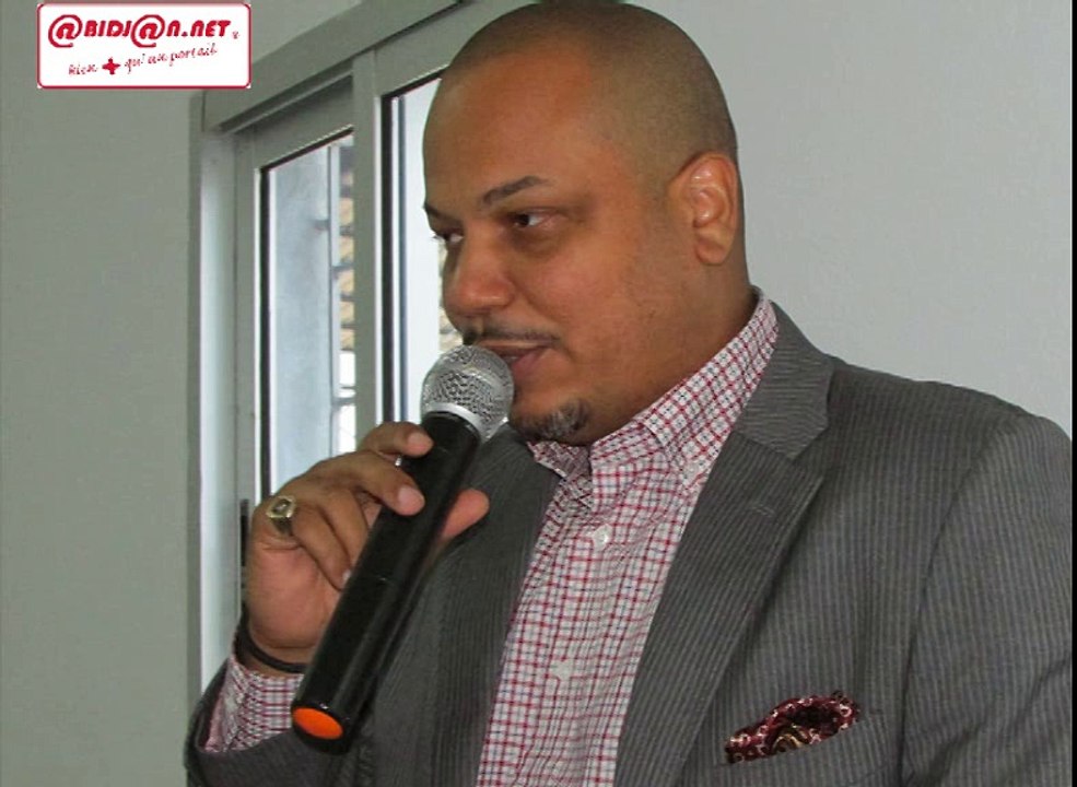 Jean-Paul Kakou-Marceau DG de SAPHYR encourage l'utilisation de la bouteille composite