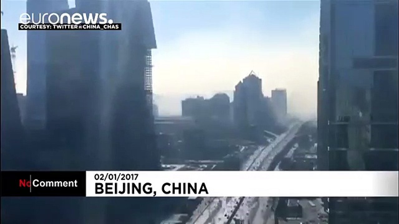 Thick smog shrouds cities in China