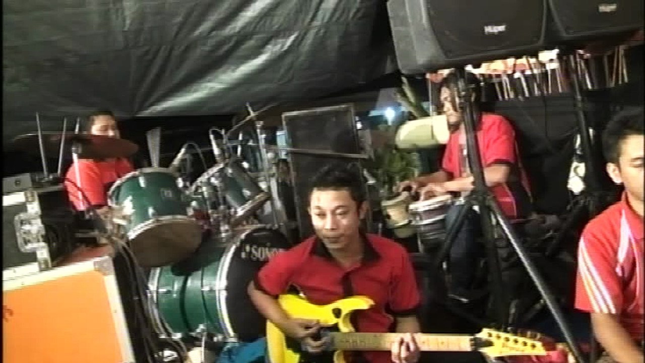 Demy - Istimewa