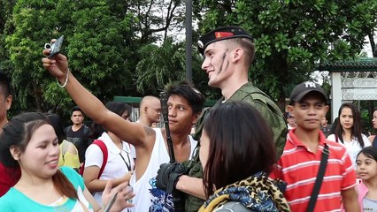 Soldados russos fazem demonstração nas Filipinas