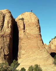 Une descente à la verticale en VTT