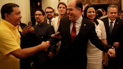 Offensive de l'opposition vénézuélienne contre Nicolas Maduro au parlement