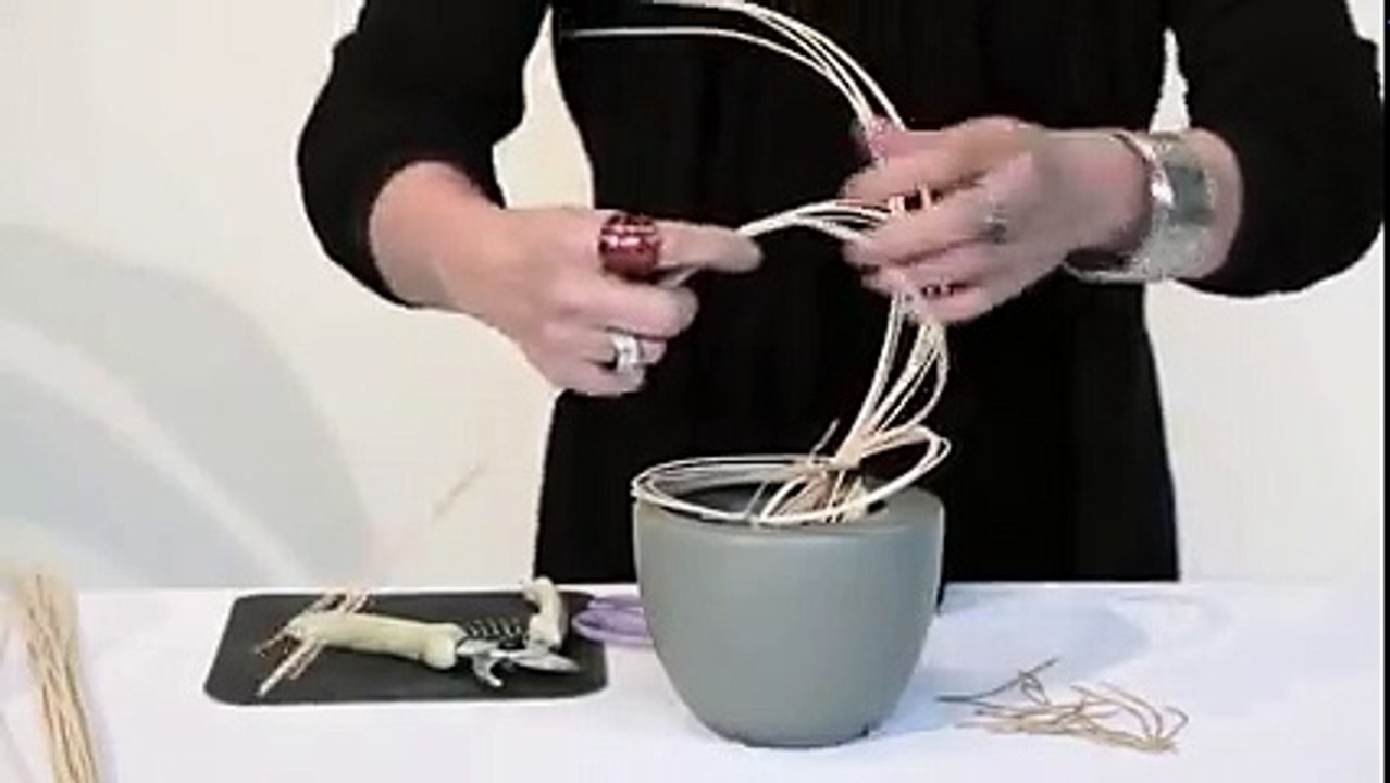 Dạy cắm hoa để bàn đơn giản và hiện đại