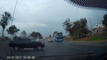 Crash impressionnant, ce conducteur a vu la mort de près!