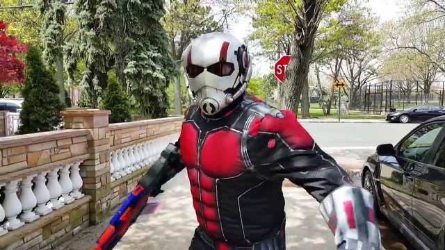 ANTMAN vs MUTANT MOBSTER IRL - Nerf War - Superheroes in Real Life - Spiderman - Marvel - DC-SFHdm5o