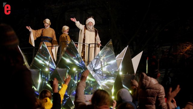 Les Rois mages défilent dans les rues de Madrid pour l'Épiphanie
