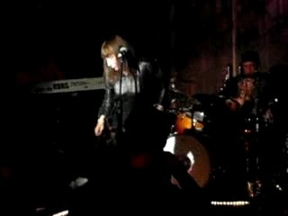 Brigitte Fontaine en concert à la Balle au bond (Paris) 7