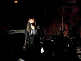 Brigitte Fontaine en concert à la Balle au bond (Paris) 7