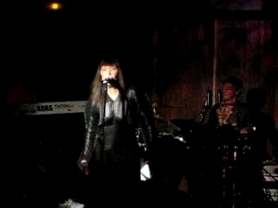 Brigitte Fontaine en concert à la Balle au bond (Paris) 7