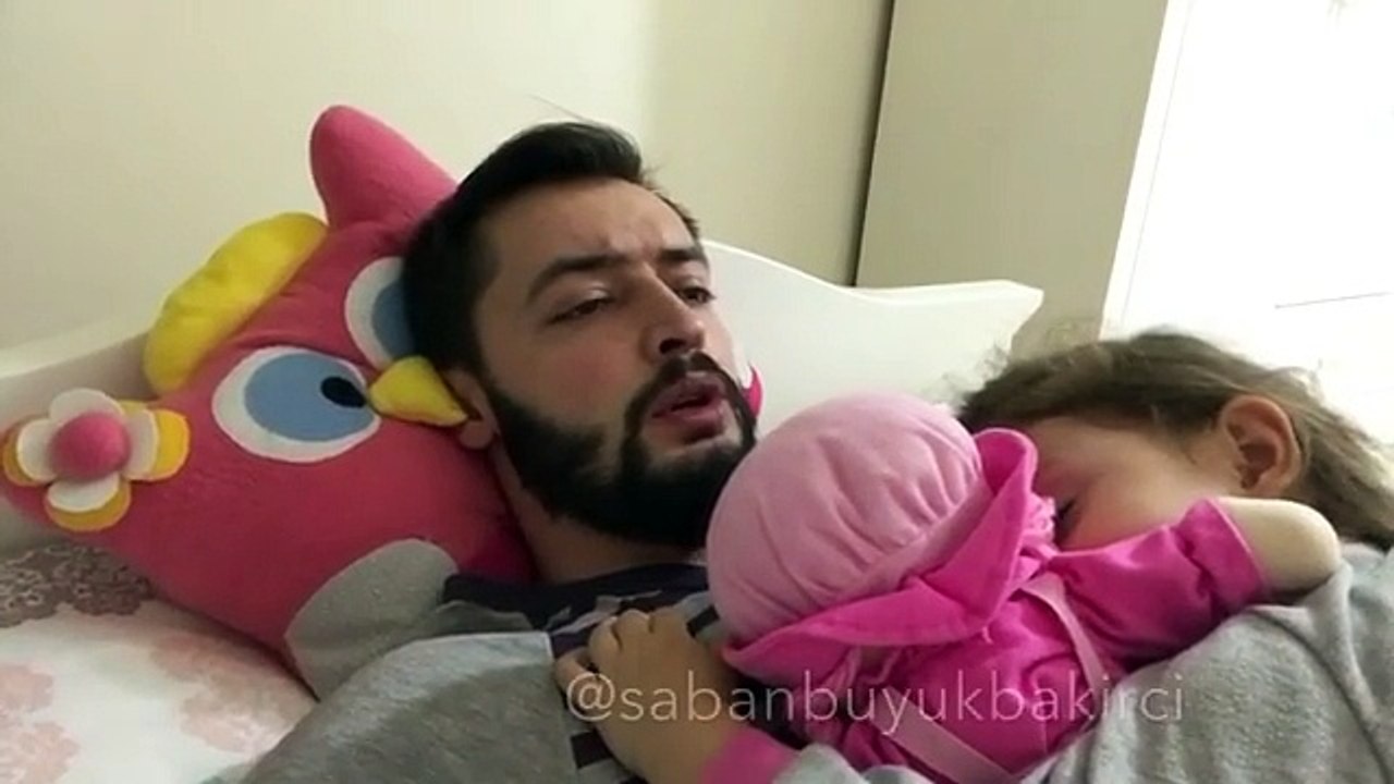 Kırmızı şapkalı kız yiğnilmemiş ormana gitmiş