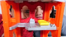 PLAY DOH toys FIRE STATION! Play Doh videos for kids and Play Doh plastilina kid's videos-bW46