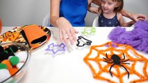 Easy Halloween Crafts for Kids! Kids Halloween DIY Crafts & Handmade Halloween costume for kids-z79C