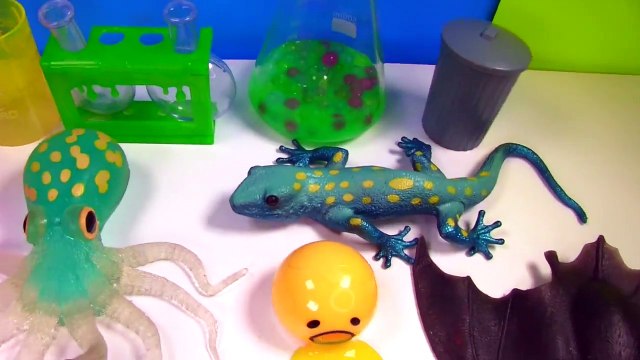 Cutting Open Squishy Toys to See What is Inside of Bat and Poop _ Fizzy Toy Show-Ck5iz3