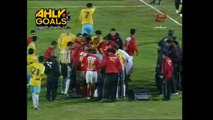 شاهد اغمائة ابو تريكة فى مباراة الاسماعيلى والاهلى 2007