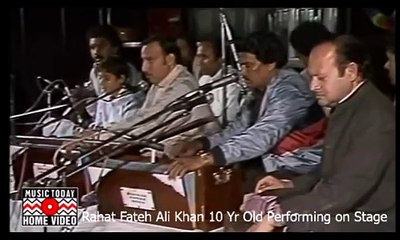 Rahat Fateh Ali Khan as 10 Year Old Live Performance on Stage - YouTube