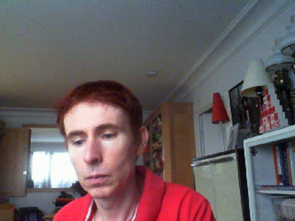 Wiwi égratigne "je veux vivre" d'Arno