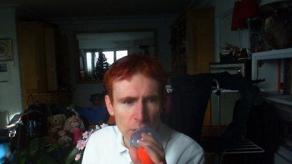 Wiwi égratigne "just need your love" d'Hyphen Hyphen