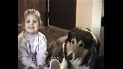 Quand meme le chien sourit sur les photos!