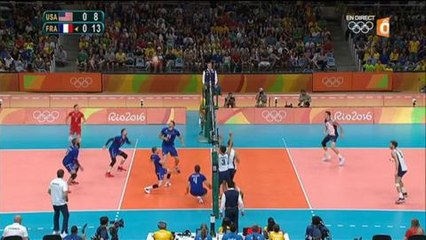 Volley : l'incroyable point marqué par les Bleus face aux...
