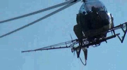 Un helico aux petits soins des vignes du...