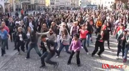 Mulhouse : 300 danseurs pour un "flashmob" latino