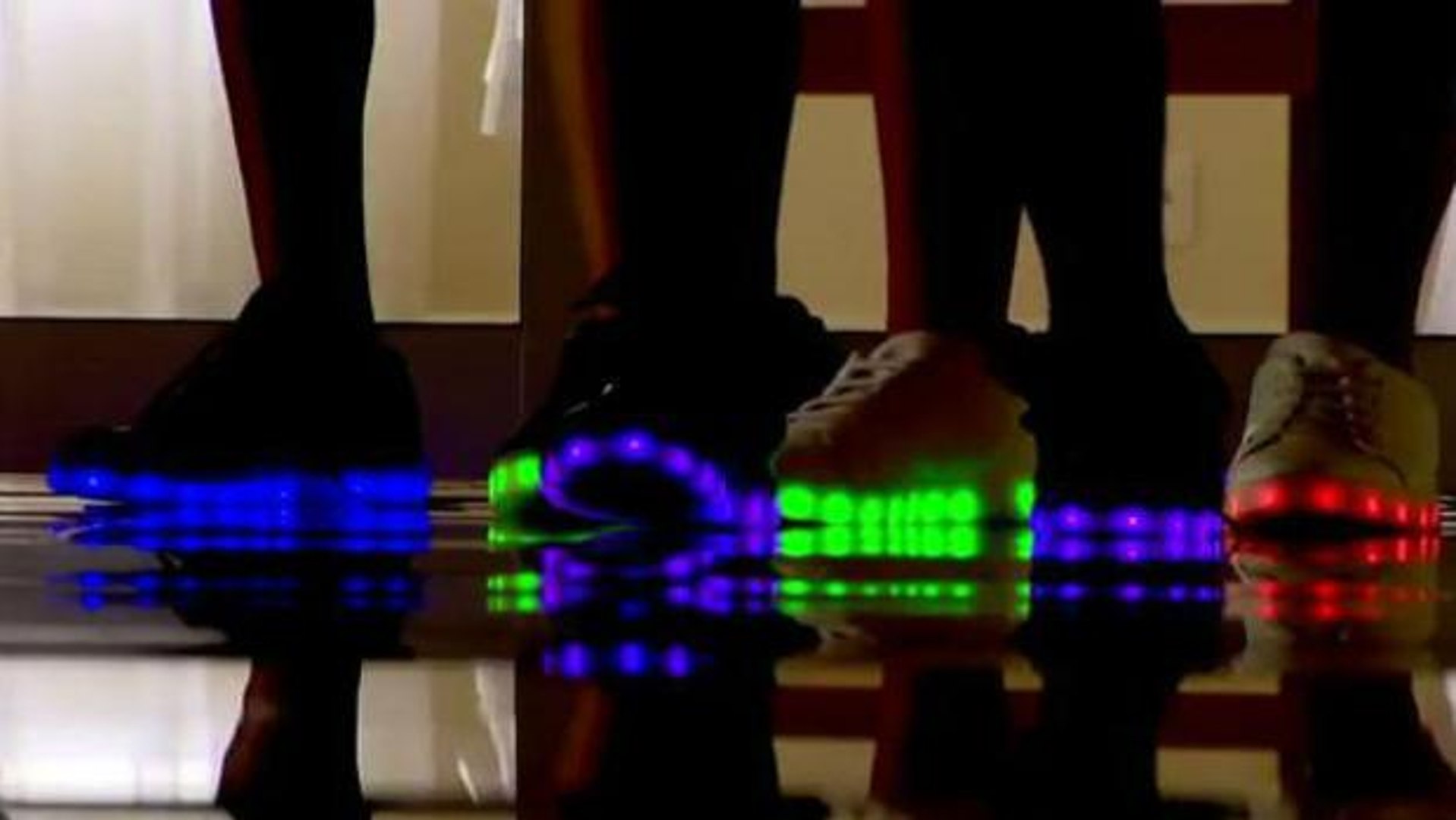Tênis de led é a nova moda entre crianças e adolescentes