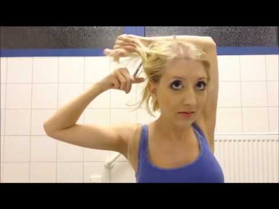 Blonde woman self headshave