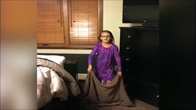 Elle réussit son tour de magie à la perfection.. Disparu!!