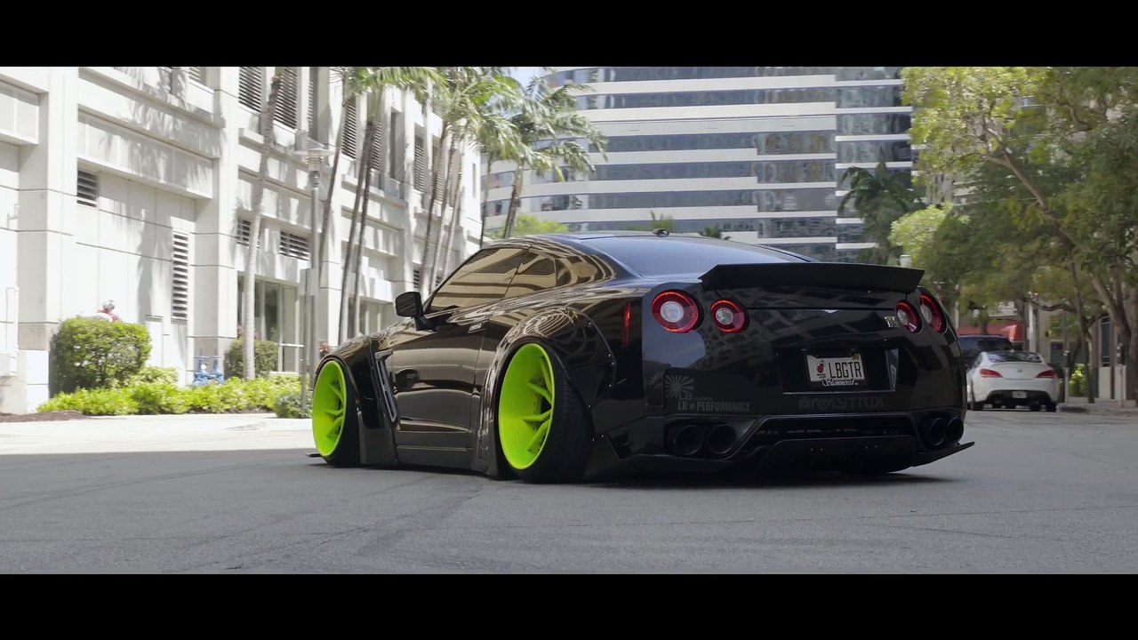 NISSAN GTR