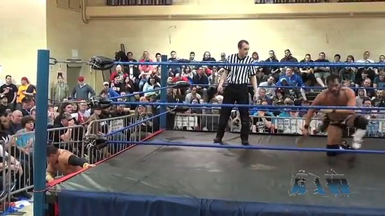 Ethan Carter III (EC3) VS. Johnny Gargano - Abs...
