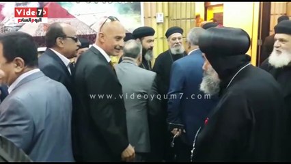 بالفيديو .. مطران بورسعيد يستقبل المهنئين بعيد الميلاد بالكاتدرائية