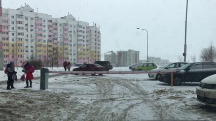Une barrière tremble de froid
