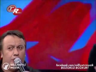 Dalgalan Şanlı Bayrak (İsmail Türüt)