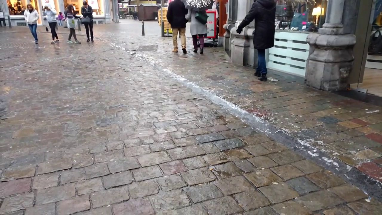 Les trottoirs de Verviers transformés en patinoire