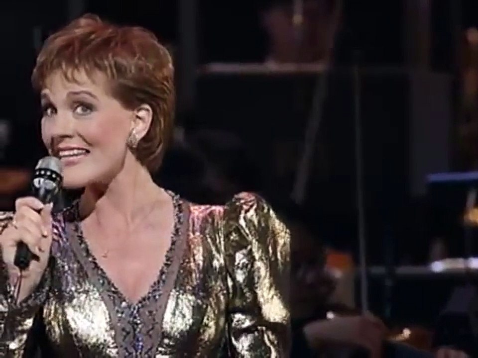 JULIE ANDREWS – Gershwin Medley (1995) (HD)
