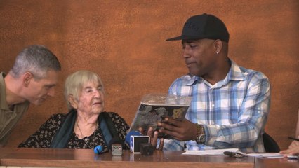 Cantante sobreviviente de Auschwitz lleva a Cuba su mensaje antifascista