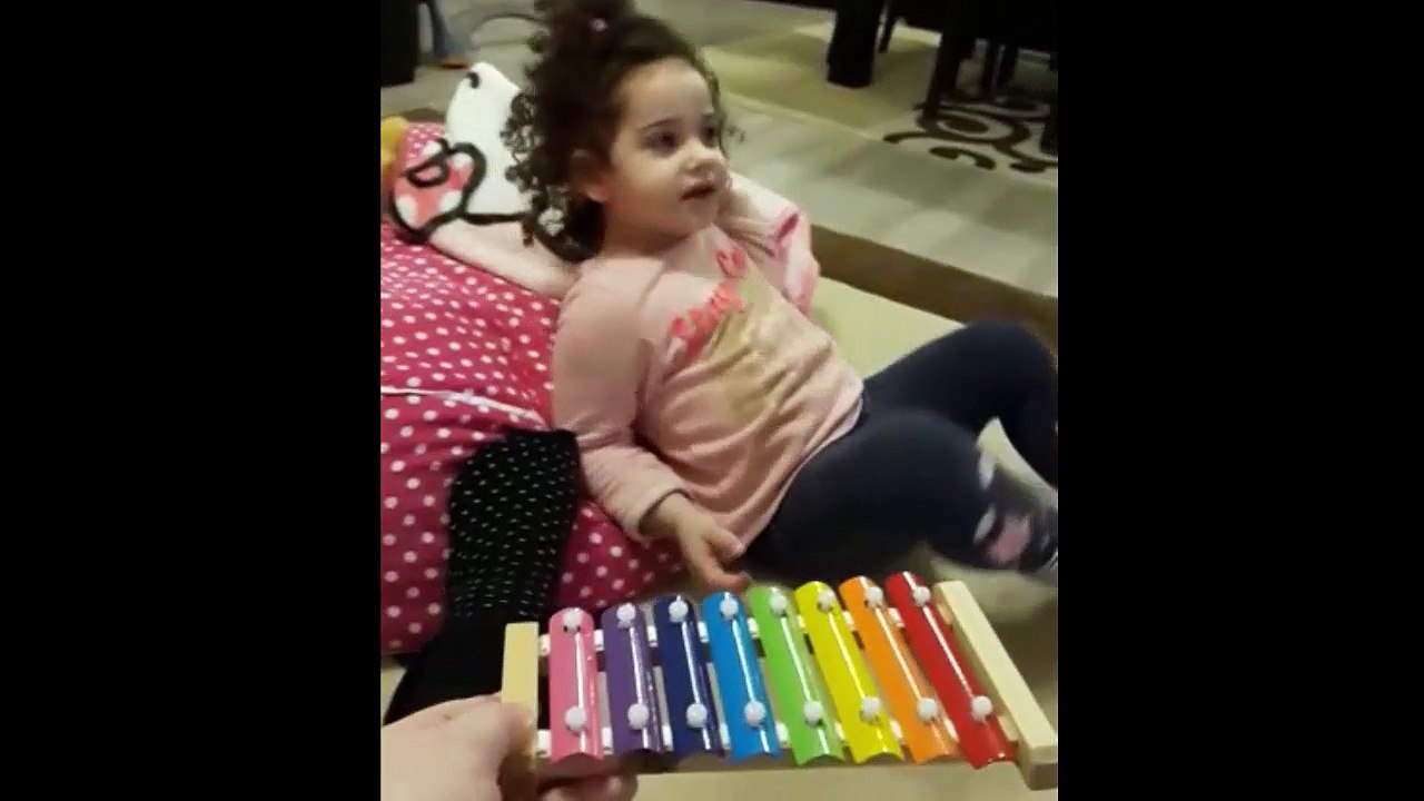 Şimdiki Çocuklar Harika Torunum Nil İngilizce Öğreniyor