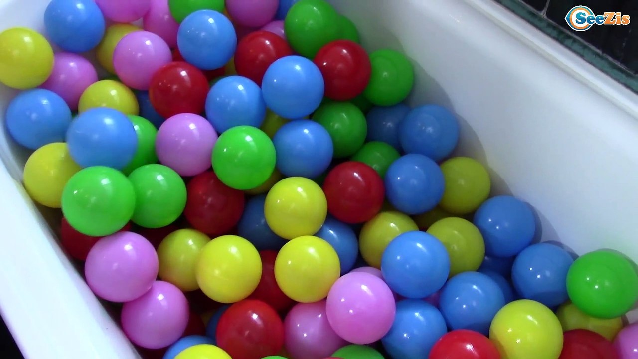 Spiderman & Ironman w/ Batman vs Joker Superhero Balloon Prank Fun IRL