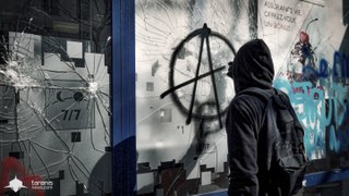 PARIS : SOUS LES PAVÉS LA RAGE (PART 1)