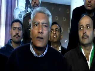 Sunil Jakhar lodges fresh complaints against SAD's Shiv Lal Doda, nephew