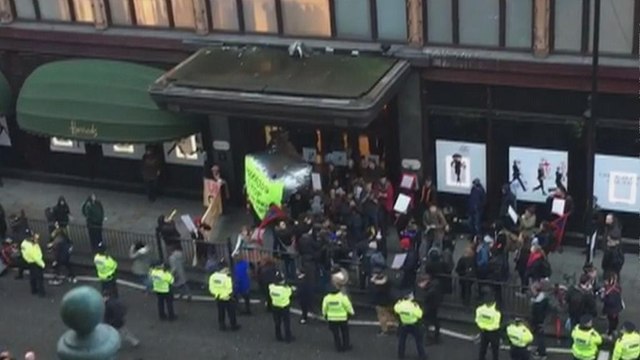 Harrods: Protest over waiters' tips at landmark London store
