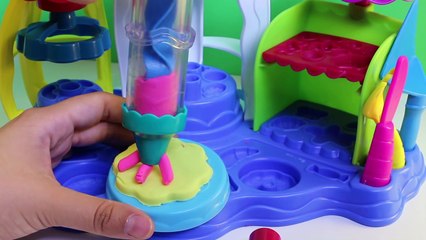 Play-Doh Sweet Shoppe Frosting Fun Bakery Playset Make Play Doh Cupcakes, Cakes, Desserts and Treats