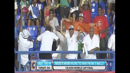 Dhoni is on striking end-INDIA NEED 15 OFF 5 BALLS