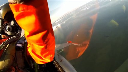 Jet Uçağının Kokpitinden Baş Döndüren Görüntüler