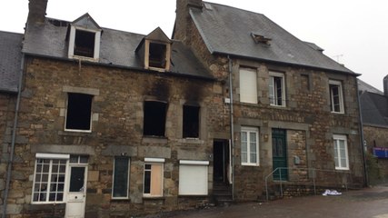 Une maison ravagée par le feu