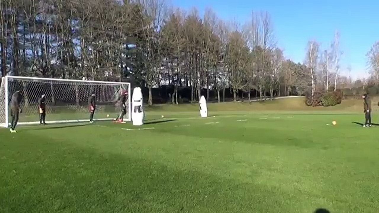 Gigio Donnarumma with some ridiculous saves in training