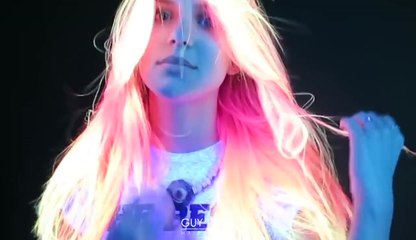 Волосы, которые светится в темноте - НОВЫЙ МОДНЫЙ ТРЕНД