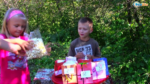 ЧЕЛЛЕНДЖ CЪЕШЬ ИЛИ НАДЕНЬ НА ГОЛОВУ! ВЫЗОВ ПРИНЯТ! Ярослава и Игорек - EAT IT OR WEAR IT CHALLENGE