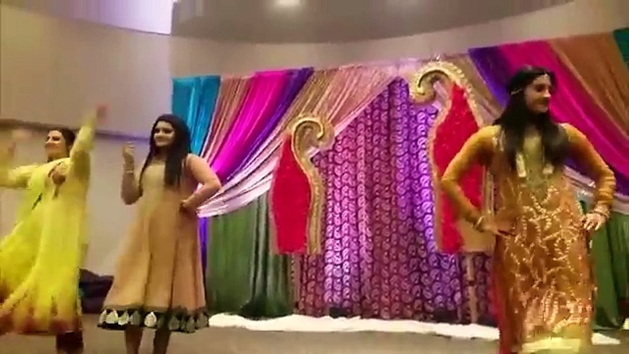 Mehndi Dance    Gonna Love These Moving Girls Dance