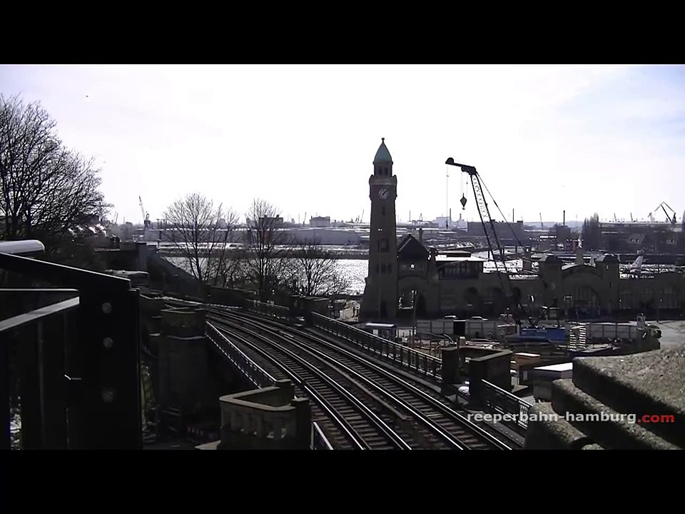 U-Bahn Landungsbruecken Hamburg-BJZUqd4zOpw